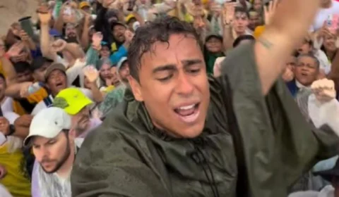 Sob chuva intensa, última etapa da caminhada de Nikolas reúne apoiadores no DF