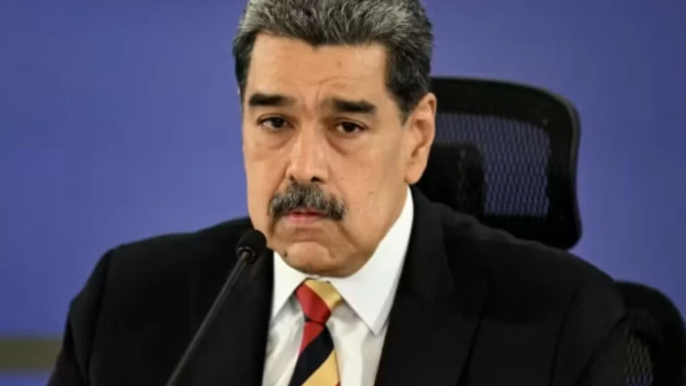 EUA realizam ataque contra Venezuela e capturam Maduro