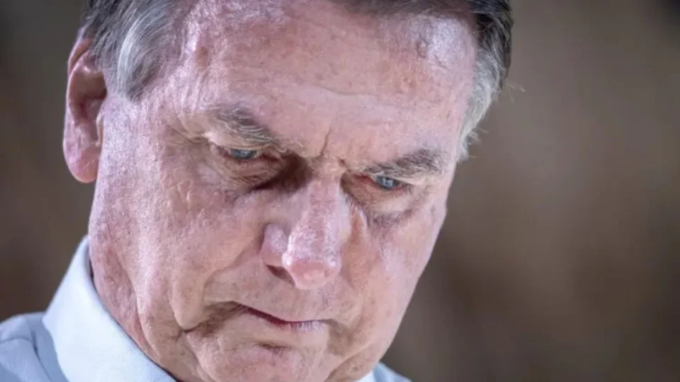 Michelle diz que Bolsonaro caiu e bateu a cabeça em cela da Polícia Federal