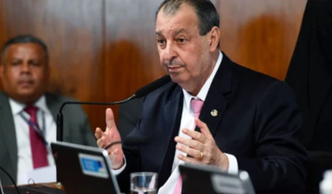 Omar Aziz diz que vai assinar CPI sobre o Banco Master no Senado