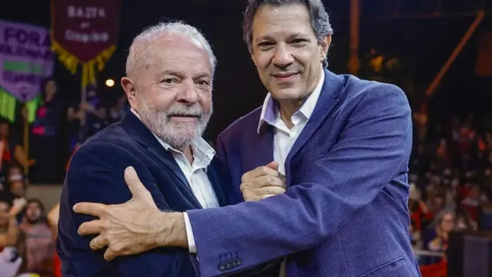 Fernando Haddad avisa Lula que pretende deixar o governo até fevereiro
