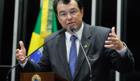 Senador Eduardo Braga assina requerimento para criação da CPMI do Banco Master