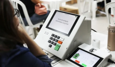 Eleitores em situação regular podem atuar como mesários e fortalecer a democracia nas eleições