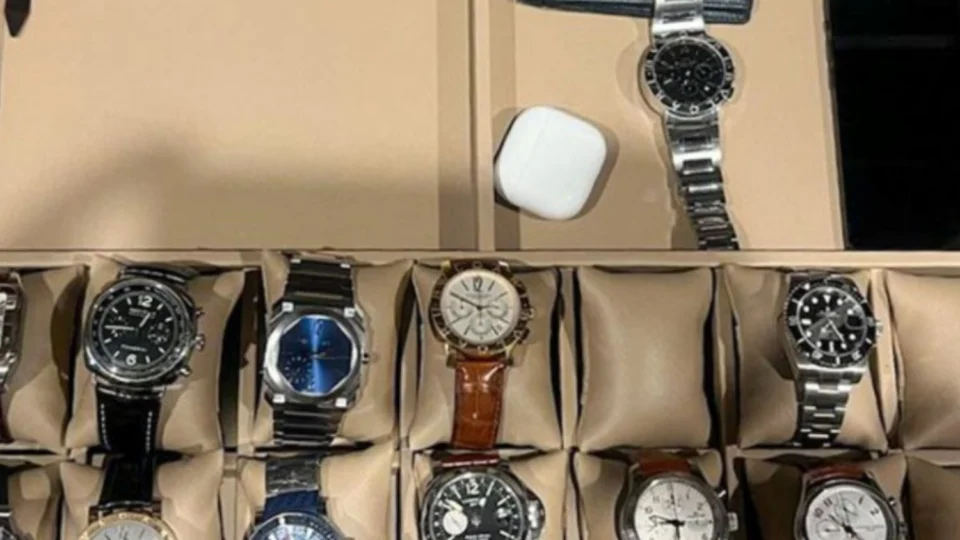 Celulares, armas e milhões em bens: PF detalha apreensões em operação contra o Banco Master