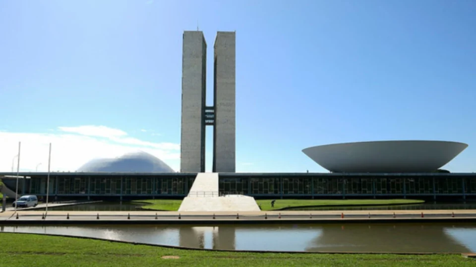 PL, PT e União lideram repasses do Fundo Partidário em 2025