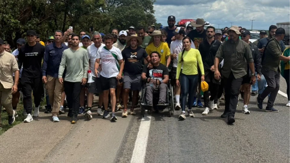 Débora Menezes mantém presença na Caminhada pela Liberdade e leva pautas do Amazonas a Brasília
