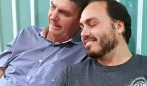 Carlos Bolsonaro diz que Jair Bolsonaro defendeu união da direita em encontro em Brasília