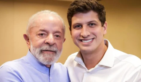 Aliado de Lula, o prefeito João Campos deve ter pedido de impeachment analisado nesta terça em sessão legislativa