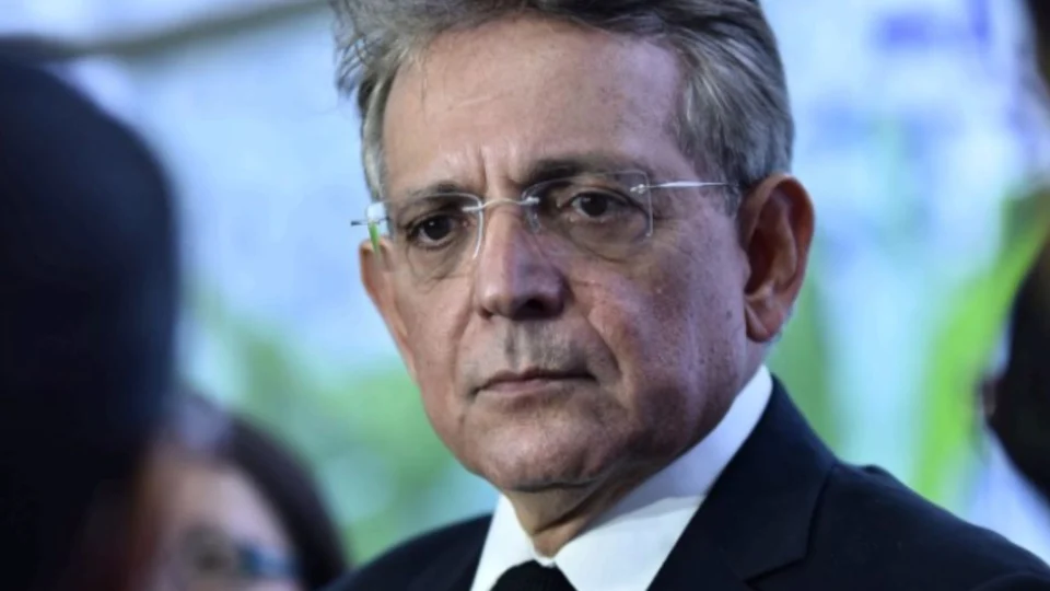 Pauderney Avelino articula saída do União Brasil, mira Podemos e declara apoio a Omar Aziz ao Governo