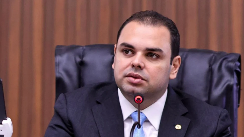 Após filiação de Tadeu, Roberto Cidade comenta articulações para 2026 e cenário político no Amazonas