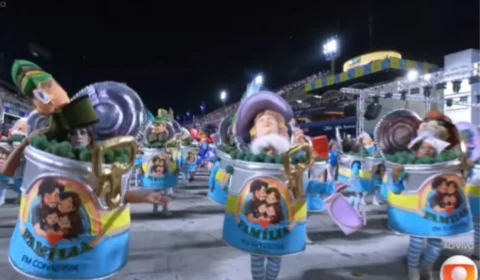 Escola que homenageou Lula leva ala “Neoconservadores em conserva” e marca desfile com sátira política