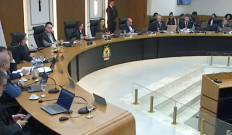 Sessão do TCE-AM é marcada por troca de acusações e pedidos de investigação entre conselheiros