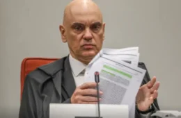 Decisão de Moraes autoriza operação da PF sobre vazamento de dados fiscais de ministros