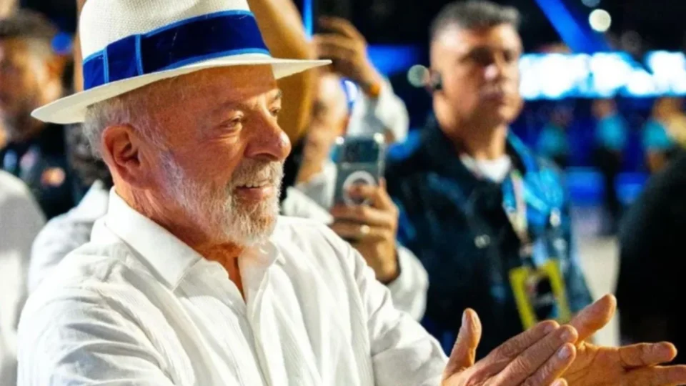 Após homenagear o presidente Lula em desfile na Sapucaí, Acadêmicos de Niterói é rebaixada