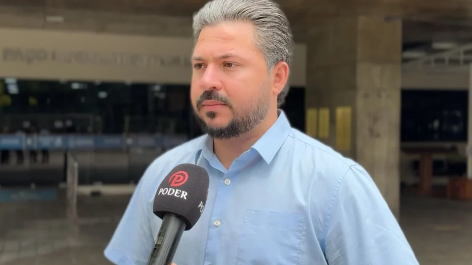 Amauri Gomes anuncia proposta de CPI e fala em “crime de colarinho branco” na Prefeitura de Manaus