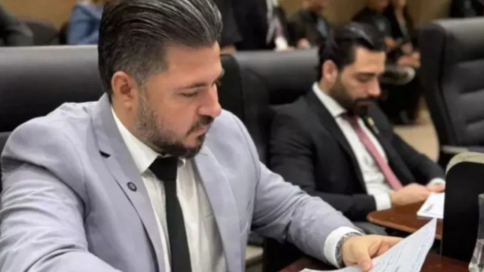 “Fechem as portas da CMM”, dispara vereador Amauri Gomes contra a base do prefeito na Câmara