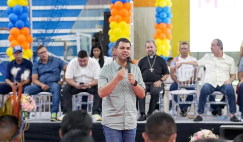 Saullo Vianna volta a Parintins e participa de abertura do ano letivo de 2026