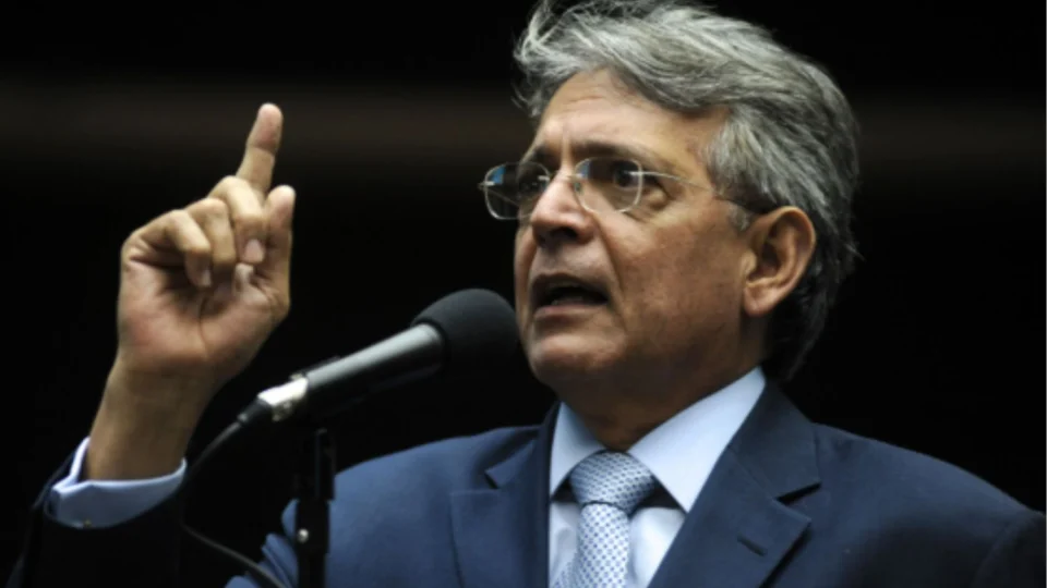 Pauderney Avelino afirma que permanência no União Brasil é inviável e confirma articulação para deixar o partido