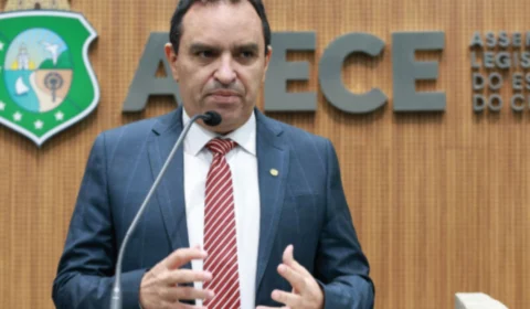 Deputado do PT é detido por suspeita de passar pênis em mulher no aeroporto no Ceará