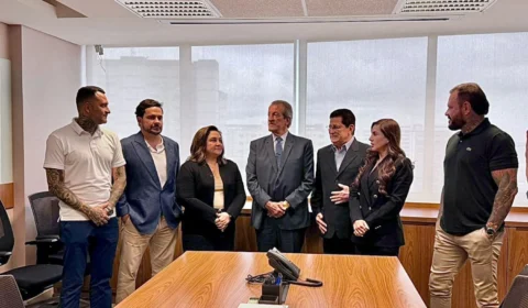 Salazar participa de agenda nacional com Flávio Bolsonaro e sinaliza alinhamento com o PL Amazonas para 2026