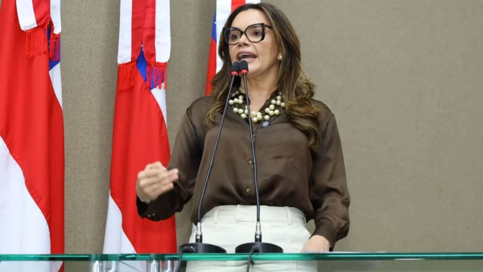 “As mulheres estão pedindo socorro”, diz Alessandra Campelo ao comentar recordes de feminicídio e estupro no Brasil