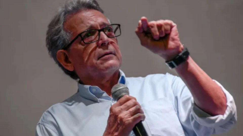 Pauderney Avelino emplaca irmão na presidência do Podemos no Amazonas