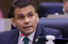 Após homenagens a Lula, vereador de Manaus questiona uso de recursos públicos no Carnaval