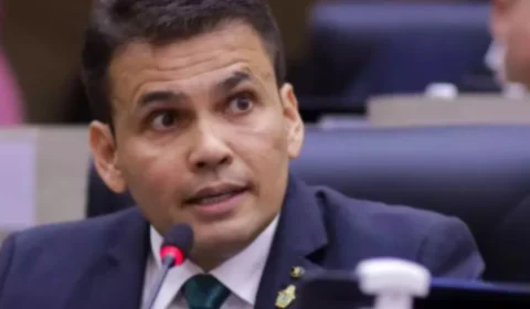 Após homenagens a Lula, vereador de Manaus questiona uso de recursos públicos no Carnaval