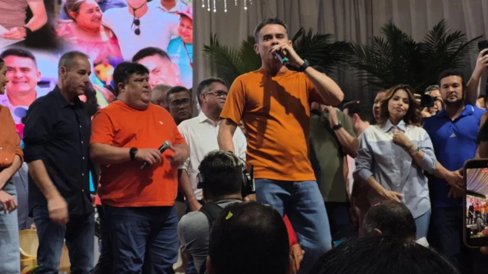 David Almeida oficializa pré-candidatura ao Governo do AM em evento lotado no Studio 5