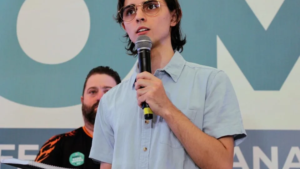 Amom Mandel rebate críticas e nega aliança de submissão a Silas Câmara: ‘Somos concorrentes’