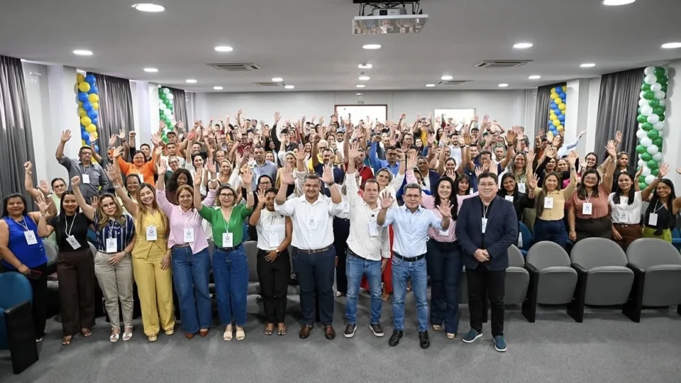 Em encontro com gestores do AM, Tadeu de Souza reforça metas para os 62 municípios