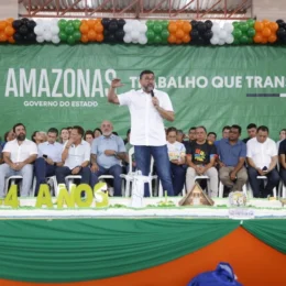 Em Rio Preto da Eva, Wilson Lima entrega títulos definitivos e pacotes de investimentos no social e setor primário