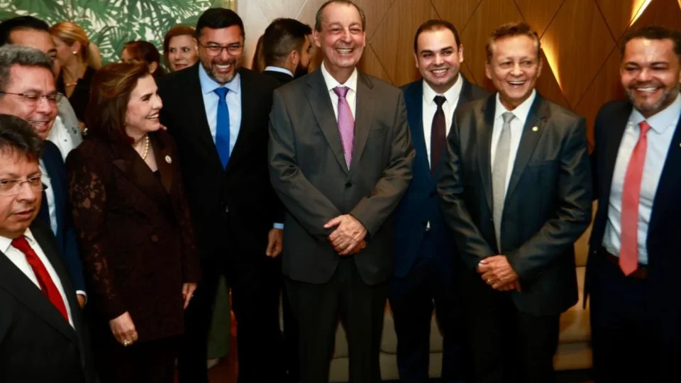 Omar Aziz está mais próximo do que nunca de anunciar Roberto Cidade como vice para 2026