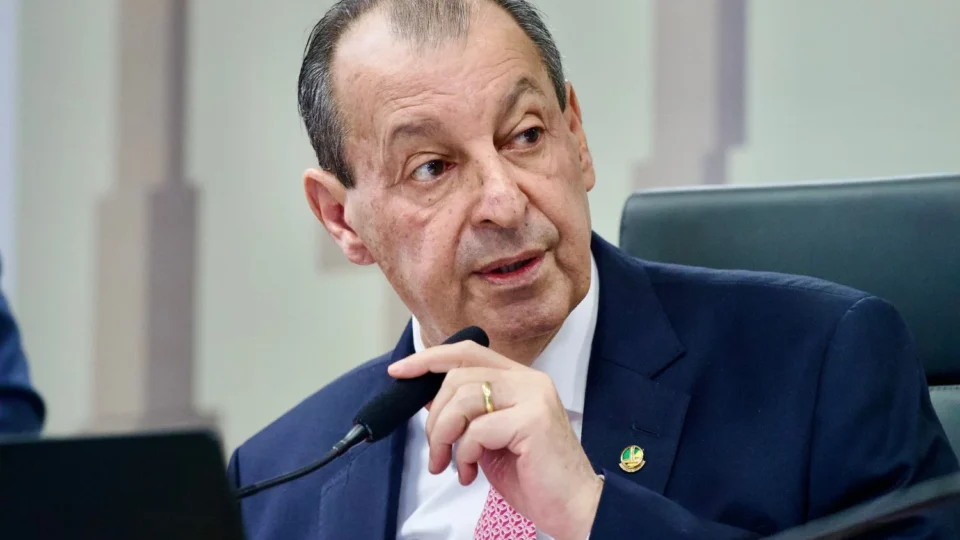 Pesquisa aponta Omar Aziz na liderança para o Governo do Amazonas