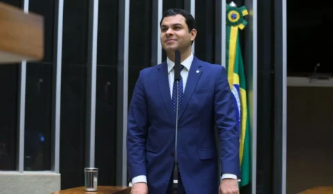 Em discurso na tribuna da Câmara, Saullo Vianna destaca legado de expansão da rede de proteção em Manaus