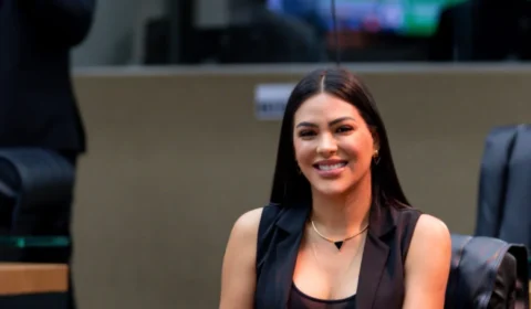 Mayra Dias oficializa saída do Avante e se aproxima do grupo de Omar Aziz