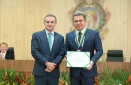 Tadeu de Souza recebe medalha do TJAM e destaca cooperação entre Executivo e Judiciário