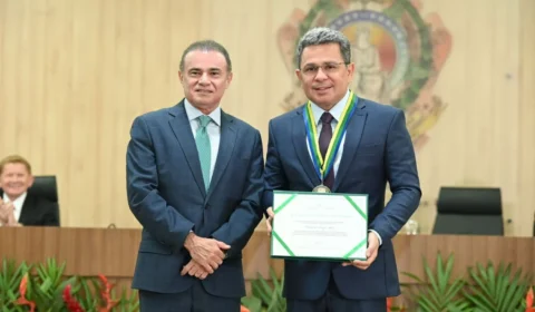 Tadeu de Souza recebe medalha do TJAM e destaca cooperação entre Executivo e Judiciário
