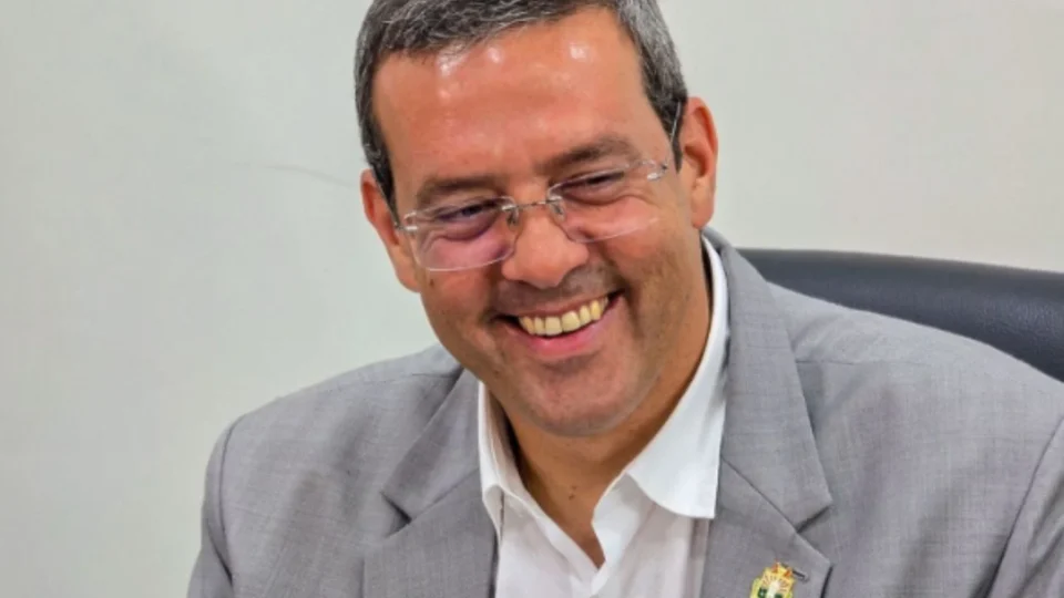 Prefeito de Macapá renuncia após afastamento em operação da PF e anuncia pré-candidatura ao governo do Amapá