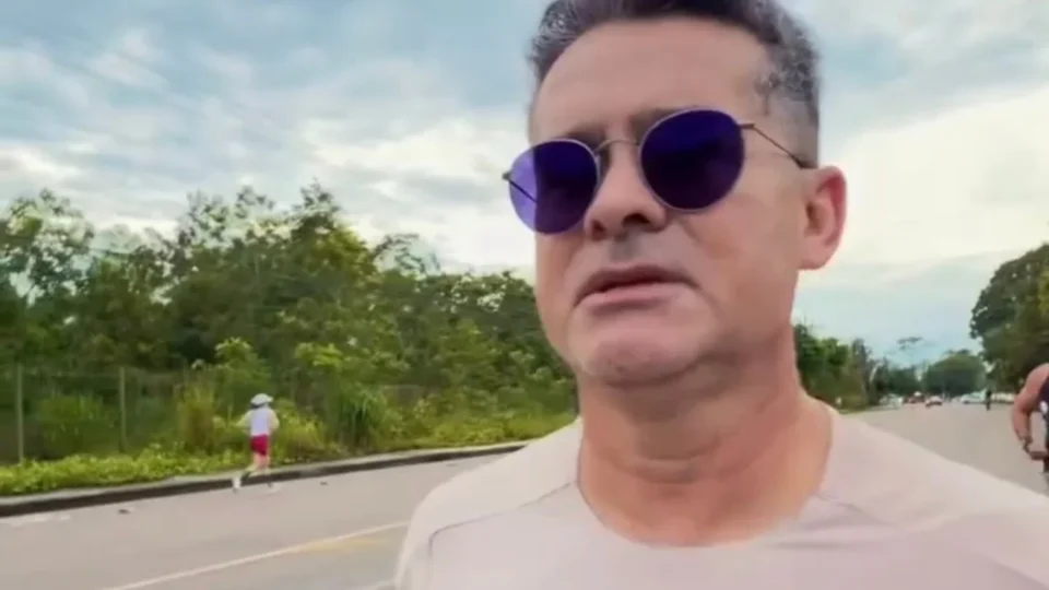 David Almeida faz balanço de gestão em tom de despedida durante última corrida como prefeito