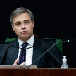 Falha técnica atinge voo de André Mendonça, relator do caso Master