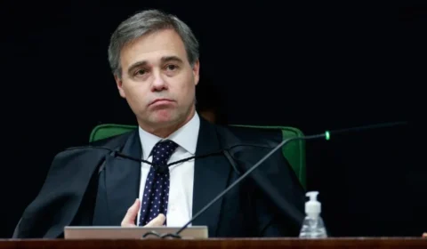 Falha técnica atinge voo de André Mendonça, relator do caso Master