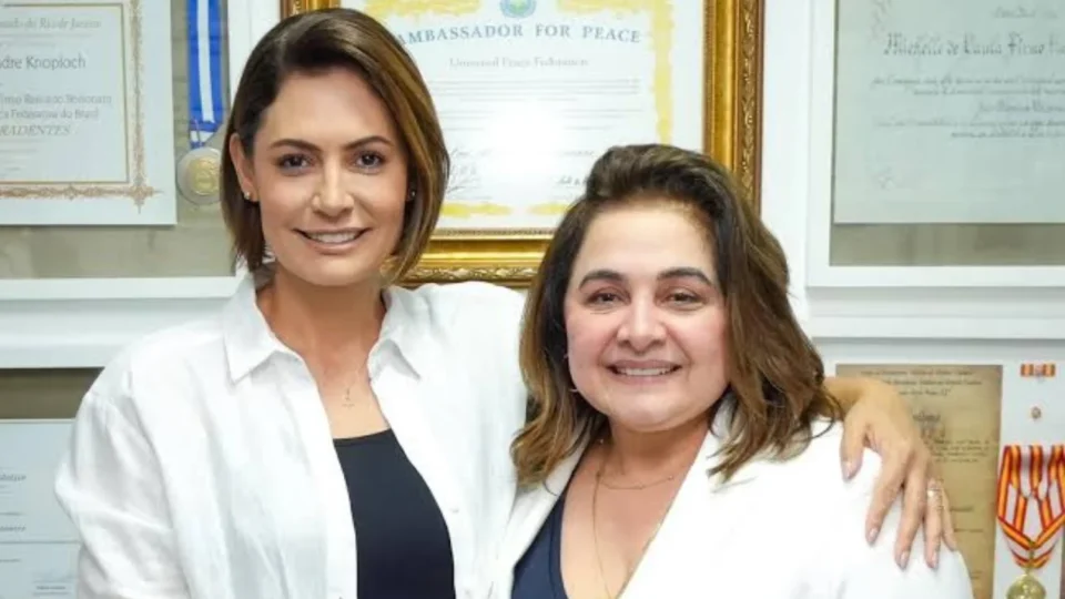 Michelle Bolsonaro consolida “Bancada das Aliadas” e amplia influência no PL; Maria do Carmo é uma delas