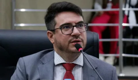 Rodrigo Guedes dispara críticas contra David Almeida e eleva tom: ‘Pior prefeito’