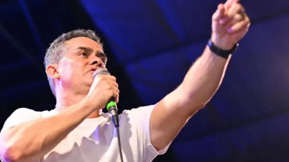 ‘Tenho cinco partidos aliados’, revela David Almeida ao projetar ida ao segundo turno