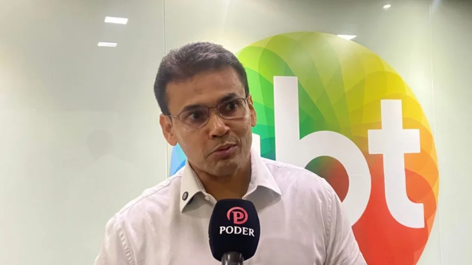 Rosses dispara contra troca de partidos e aponta ‘destruição’ da PM