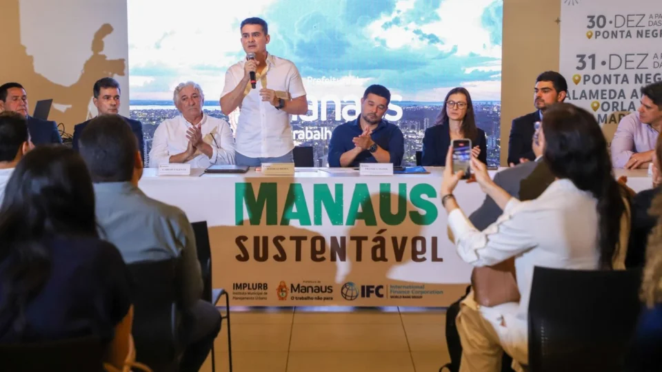 David Almeida antecipa renúncia e entra na disputa pelo Governo do Amazonas