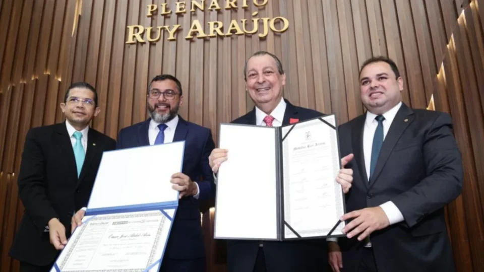 Cidade não nega convite e quase confirma acordo entre União Brasil e PSD para vice de Omar