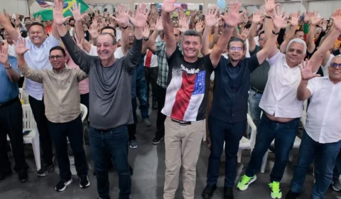 ‘Unção” Pragmática’: Omar Aziz avança sobre o voto evangélico e isola adversários