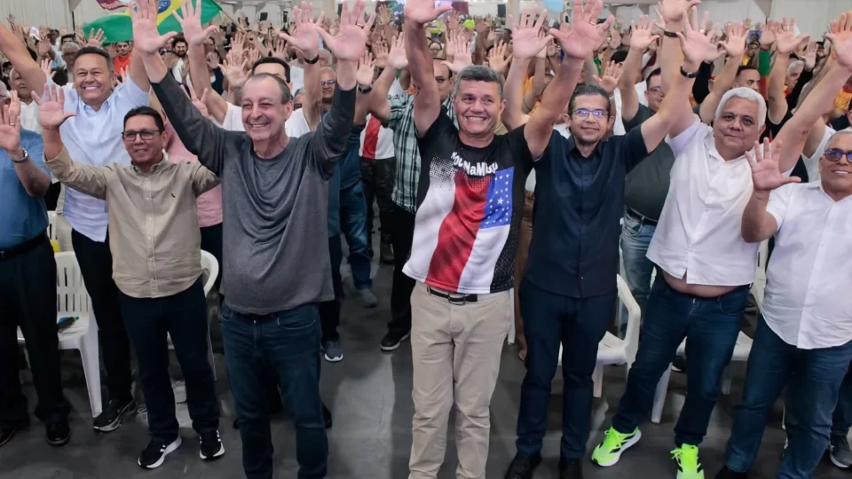 ‘Unção” Pragmática’: Omar Aziz avança sobre o voto evangélico e isola adversários